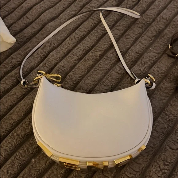 Fendi White and Gold Shoulder Bag - Picture 2 of 4